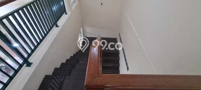 Rumah Elit Modern Siap Huni di Kota Baru Parahyangan Bandung Rumah Elit Modern Siap Huni di Kota Baru Parahyangan Bandung