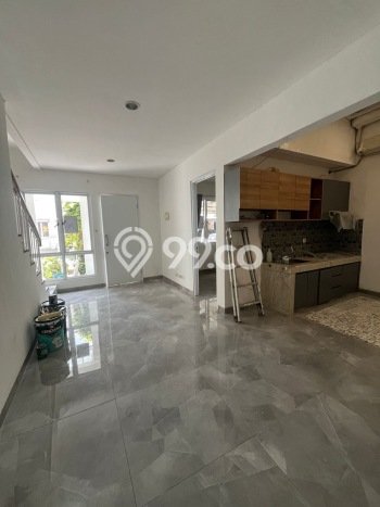 Disewakan! Rumah 3 Kamar Tidur &
2 Kamar Mandi di BSD Green Wich, Tangerang Disewakan! Rumah 3 Kamar Tidur &
2 Kamar Mandi di BSD Green Wich, Tangerang