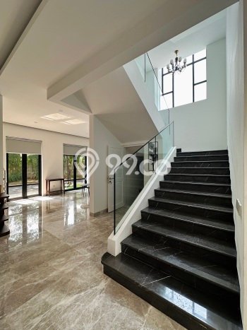 Hunian Mewah LB 720m2 Siap Pakai Desain Elegan di Alam Sutera, Tangerang Hunian Mewah LB 720m2 Siap Pakai Desain Elegan di Alam Sutera, Tangerang