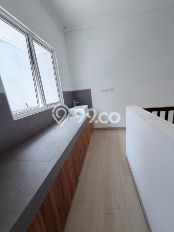 Disewakan Ruko di Kawasan Ramai Gading Serpong Luas 107m2 Disewakan Ruko di Kawasan Ramai Gading Serpong Luas 107m2