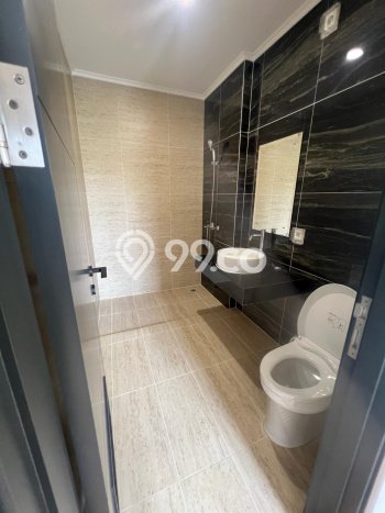 Rumah Elit LB 150m2 Siap Huni Desain Elegan di Gading Serpong, Tangerang Rumah Elit LB 150m2 Siap Huni Desain Elegan di Gading Serpong, Tangerang