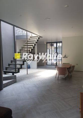 Ready to Use! Luxury House LT 300m2 Desain Elegan di Lebak Bulus Ready to Use! Luxury House LT 300m2 Desain Elegan di Lebak Bulus