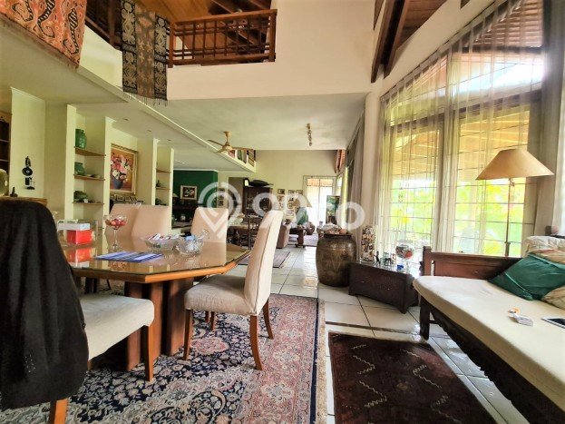 Rumah Eksklusif Dijual LT 720m2 di Cinere, Depok Rumah Eksklusif Dijual LT 720m2 di Cinere, Depok