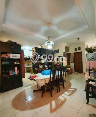 Rumah Mewah Dijual LT 240m2 di Cinere, Depok Rumah Mewah Dijual LT 240m2 di Cinere, Depok