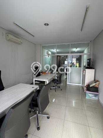 Ruko Disewakan di Area Ramai Kelapa Gading, Jakarta Utara Ruko Disewakan di Area Ramai Kelapa Gading, Jakarta Utara