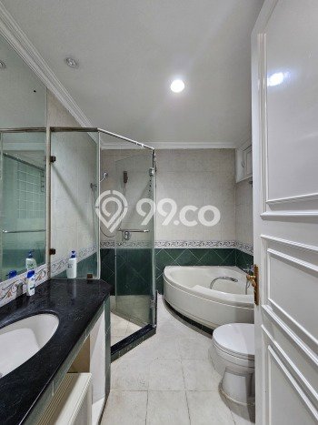 Rumah Strategis dengan Luas Tanah 600m² di Kawasan Senayan, Jakarta Selatan Rumah Strategis dengan Luas Tanah 600m² di Kawasan Senayan, Jakarta Selatan