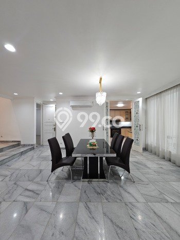 Rumah Strategis dengan Luas Tanah 600m² di Kawasan Senayan, Jakarta Selatan Rumah Strategis dengan Luas Tanah 600m² di Kawasan Senayan, Jakarta Selatan