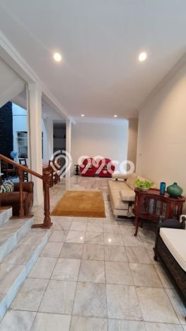Rumah Luxury Modern Siap Huni di Warung Buncit Jakarta Selatan Rumah Luxury Modern Siap Huni di Warung Buncit Jakarta Selatan