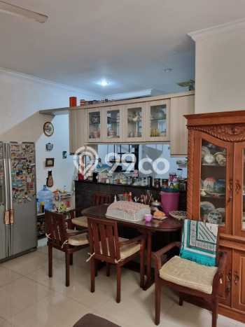 For Sale! Luxury House LT 110m2 Desain Elegan di Gandaria For Sale! Luxury House LT 110m2 Desain Elegan di Gandaria