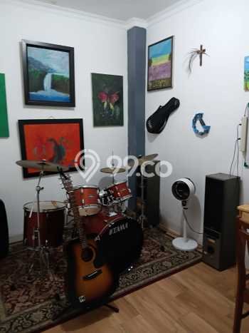 Rumah Mewah LB 128m2 Siap Pakai Desain Elegan di Gading Serpong The Spring, Tangerang Rumah Mewah LB 128m2 Siap Pakai Desain Elegan di Gading Serpong The Spring, Tangerang