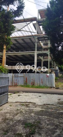Ready to Use! Luxury House LT 1295m2 Desain Modern di Dago Ready to Use! Luxury House LT 1295m2 Desain Modern di Dago