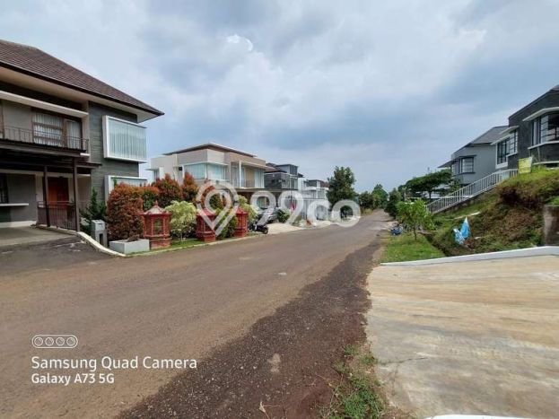 For Sale! Luxury House LT 320m2 Desain Modern di Dago Pakar For Sale! Luxury House LT 320m2 Desain Modern di Dago Pakar