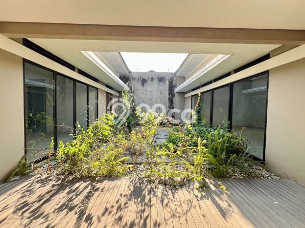 Rumah Elit Modern Tanpa Renovasi di Kota Baru Parahyangan Bandung Rumah Elit Modern Tanpa Renovasi di Kota Baru Parahyangan Bandung