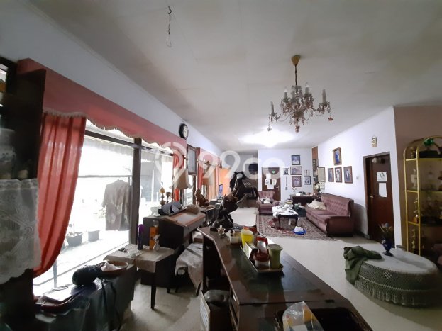 Rumah Strategis dengan 4 Kamar Tidur dan 2 Kamar Mandi di Kawasan Regol, Bandung Rumah Strategis dengan 4 Kamar Tidur dan 2 Kamar Mandi di Kawasan Regol, Bandung