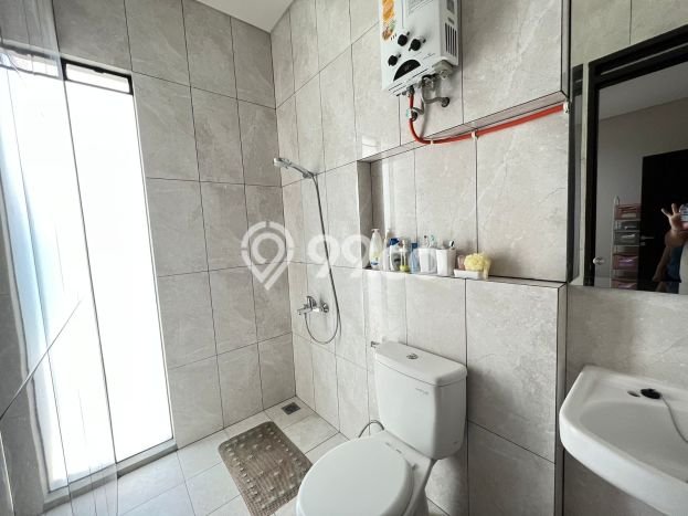 Rumah Elit Modern Siap Huni di Kota Baru Parahyangan Bandung Rumah Elit Modern Siap Huni di Kota Baru Parahyangan Bandung
