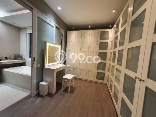 Rumah Lokasi Strategis area Dago, Bandung, Luas 304m² Bangunan 300m² Rumah Lokasi Strategis area Dago, Bandung, Luas 304m² Bangunan 300m²
