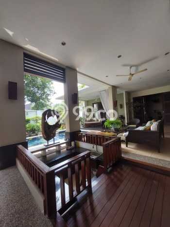 Rumah Luxury Modern Tanpa Renovasi di Kemang Jakarta Selatan Rumah Luxury Modern Tanpa Renovasi di Kemang Jakarta Selatan