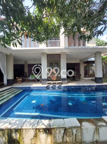 Rumah Luxury Modern Tanpa Renovasi di Kemang Jakarta Selatan Rumah Luxury Modern Tanpa Renovasi di Kemang Jakarta Selatan