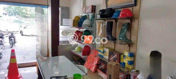Ruko Dijual di Prime Area Jakarta Barat Luas 210m2 Ruko Dijual di Prime Area Jakarta Barat Luas 210m2