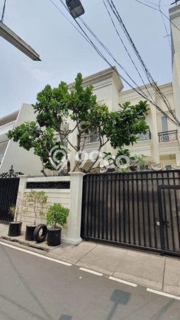 Jual Rumah Mewah Megah Dengan View Eksklusif di Kebon Kacang, Jakarta Pusat Jual Rumah Mewah Megah Dengan View Eksklusif di Kebon Kacang, Jakarta Pusat