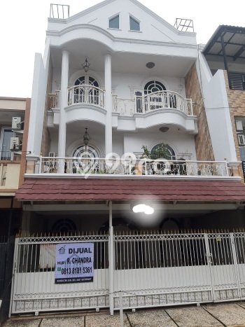 Rumah Elit Modern Tanpa Renovasi di Taman Palem Jakarta Barat Rumah Elit Modern Tanpa Renovasi di Taman Palem Jakarta Barat