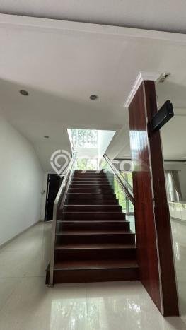 For Sale! Luxury House LT 340m2 Desain Modern di BSD The Green For Sale! Luxury House LT 340m2 Desain Modern di BSD The Green