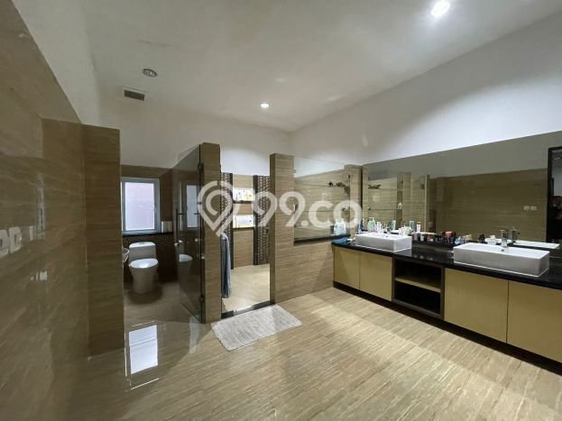 Hunian Elit LB 700m2 Siap Pakai Desain Elegan di Gading Serpong, Tangerang Hunian Elit LB 700m2 Siap Pakai Desain Elegan di Gading Serpong, Tangerang