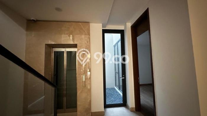 For Sale Rumah Mewah Exclusive di BSD, Tangerang Selatan For Sale Rumah Mewah Exclusive di BSD, Tangerang Selatan