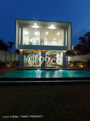 For Sale! Luxury House LT 732m2 Desain Elegan di TB Simatupang For Sale! Luxury House LT 732m2 Desain Elegan di TB Simatupang