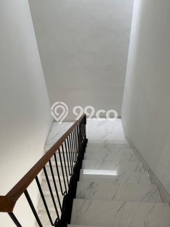 Ready to Use! Luxury House LT 136m2 Desain Modern di Alam Sutera Ready to Use! Luxury House LT 136m2 Desain Modern di Alam Sutera