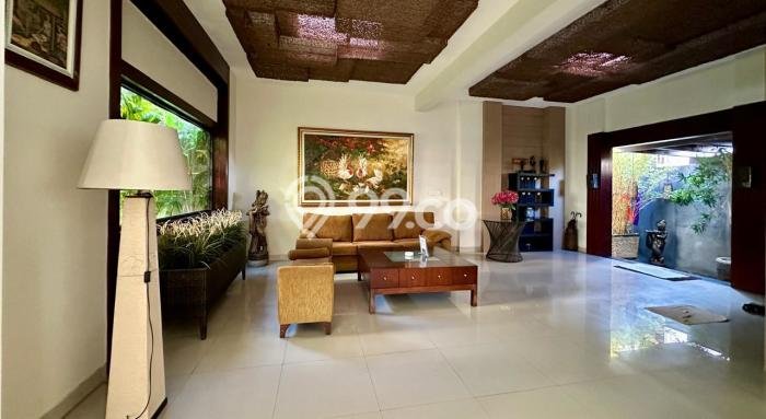 Dijual Vila di , Ukuran 1005m2m², Posisi Strategis Dijual Vila di , Ukuran 1005m2m², Posisi Strategis