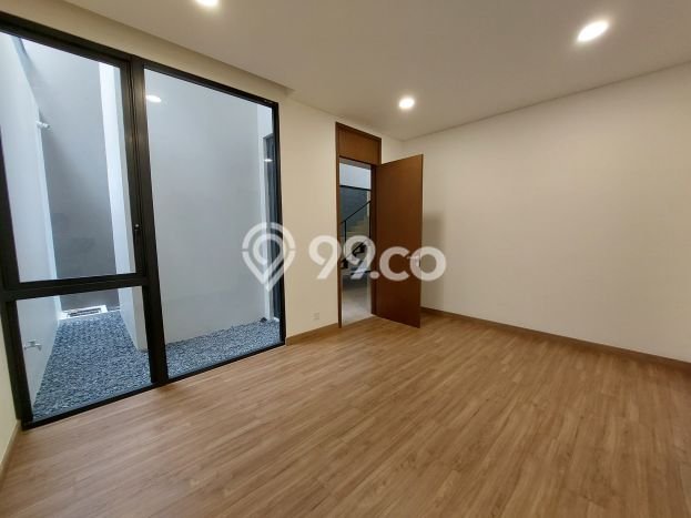 Siap Huni Hunian Elit 5 Kamar di BSD Dekat ke Mana Saja Siap Huni Hunian Elit 5 Kamar di BSD Dekat ke Mana Saja