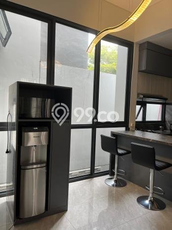 Rumah Elit Modern Tanpa Renovasi di BSD Green Wich Tangerang Rumah Elit Modern Tanpa Renovasi di BSD Green Wich Tangerang