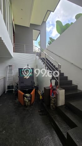 Jual Rumah Luas Megah Dengan View Eksklusif di Pluit, Jakarta Utara Jual Rumah Luas Megah Dengan View Eksklusif di Pluit, Jakarta Utara