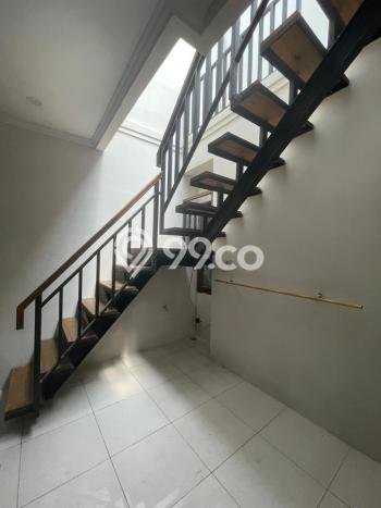 Rumah Modern 3 KT LT 120m2 di BSD Nusaloka Rumah Modern 3 KT LT 120m2 di BSD Nusaloka