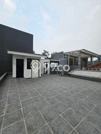 Rumah Mewah LB 240m2 Siap Huni Desain Elegan di Gading Serpong, Tangerang Rumah Mewah LB 240m2 Siap Huni Desain Elegan di Gading Serpong, Tangerang