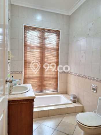 Rumah Luxury Modern Tanpa Renovasi di Gading Serpong Tangerang Rumah Luxury Modern Tanpa Renovasi di Gading Serpong Tangerang