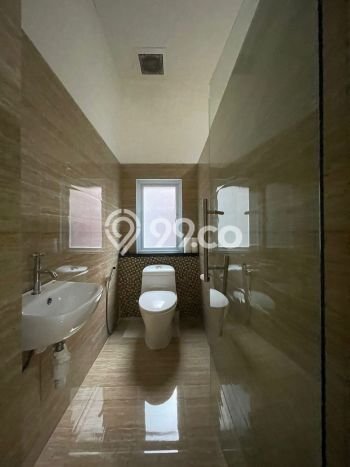 Hunian Elit LB 700m2 Siap Pakai Desain Elegan di Gading Serpong, Tangerang Hunian Elit LB 700m2 Siap Pakai Desain Elegan di Gading Serpong, Tangerang