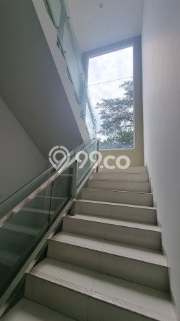 Rumah Mewah LB 360m2 Siap Pakai Desain Elegan di BSD City, Tangerang Rumah Mewah LB 360m2 Siap Pakai Desain Elegan di BSD City, Tangerang