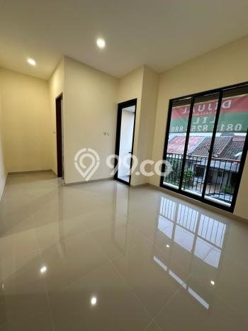 Rumah Mewah LB 180m2 Siap Pakai Desain Elegan di Alam Sutera, Tangerang Rumah Mewah LB 180m2 Siap Pakai Desain Elegan di Alam Sutera, Tangerang