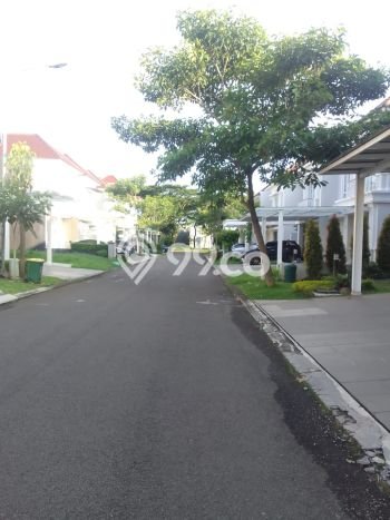 Rumah Luxury Modern Tanpa Renovasi di Gading Serpong Tangerang Rumah Luxury Modern Tanpa Renovasi di Gading Serpong Tangerang
