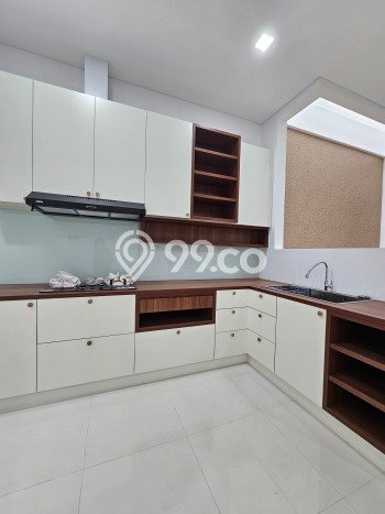 Rumah Mewah LB 240m2 Siap Huni Desain Elegan di Gading Serpong, Tangerang Rumah Mewah LB 240m2 Siap Huni Desain Elegan di Gading Serpong, Tangerang