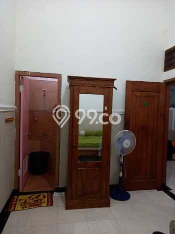 Rumah Modern 8 Kamar LT 200m2 di Gununganyar Rumah Modern 8 Kamar LT 200m2 di Gununganyar