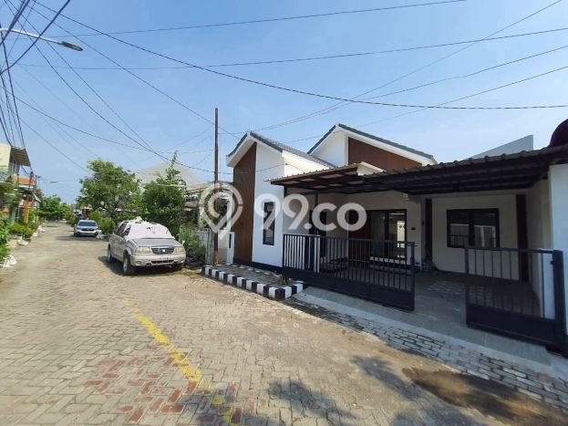 Rumah Strategis Modern Lb 120m2 di Rungkut, Surabaya Rumah Strategis Modern Lb 120m2 di Rungkut, Surabaya
