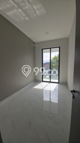 Jual Rumah Eksklusif 4 KT di Kedung Baruk, Surabaya Jual Rumah Eksklusif 4 KT di Kedung Baruk, Surabaya