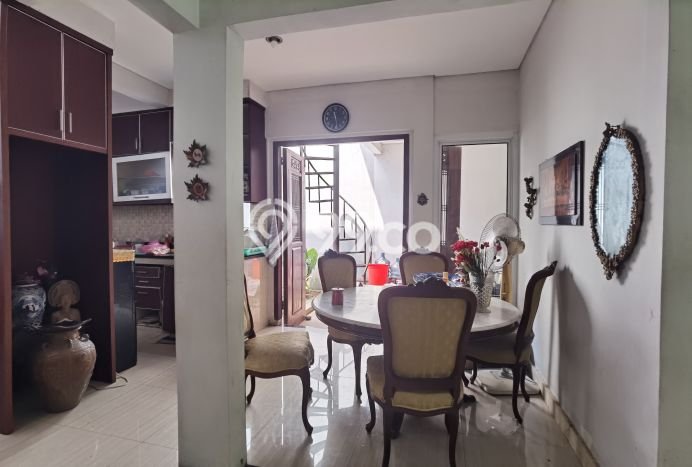 Ready to Use! Premium House LT 240m2 Desain Elegan di Bintaro Ready to Use! Premium House LT 240m2 Desain Elegan di Bintaro