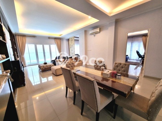 Rumah Elit LB 124m2 Siap Huni Desain Elegan di Kemang, Jakarta Selatan Rumah Elit LB 124m2 Siap Huni Desain Elegan di Kemang, Jakarta Selatan