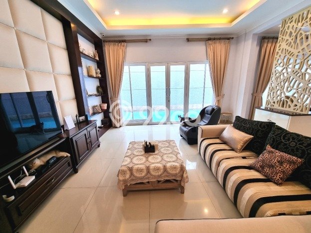 Rumah Elit LB 124m2 Siap Huni Desain Elegan di Kemang, Jakarta Selatan Rumah Elit LB 124m2 Siap Huni Desain Elegan di Kemang, Jakarta Selatan