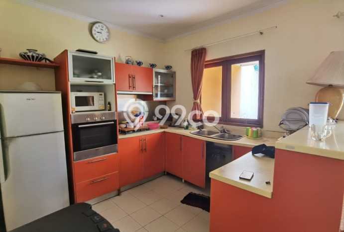 Rumah Mewah LB 400m2 Siap Huni Desain Elegan di Bintaro, Tangerang Selatan Rumah Mewah LB 400m2 Siap Huni Desain Elegan di Bintaro, Tangerang Selatan