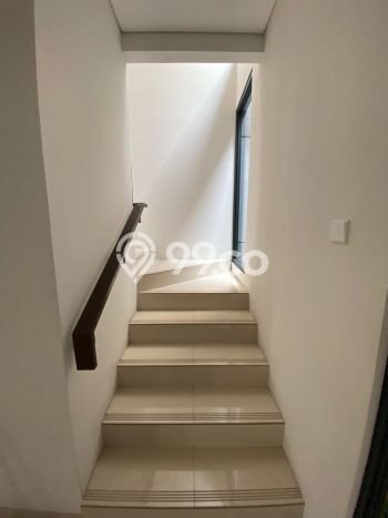 Rumah Elit Modern Siap Huni di Bintaro Tangerang Selatan Rumah Elit Modern Siap Huni di Bintaro Tangerang Selatan